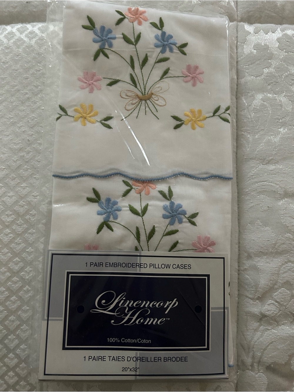 Vintage - Embroidered White Floral Pillowcases - Pair (New)